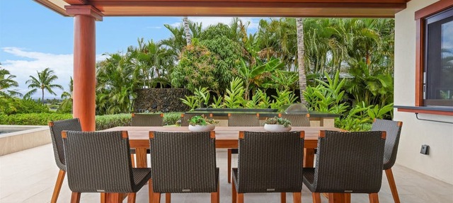 Kulanakauhale 7 – Deluxe Ocean View | Onsite Staff & Daily Housekeeping
