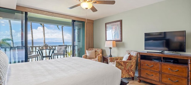 Relaxing Oceanfront Studio at Lahaina Shores