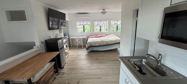 Charming 1-bedroom house in tranquil Kaneohe with AC
