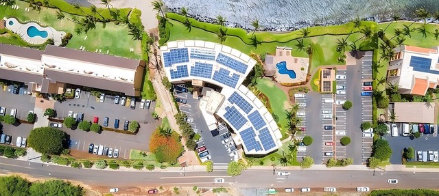 Beachfront 4BR, 2 Condos for 12 in Maalaea!