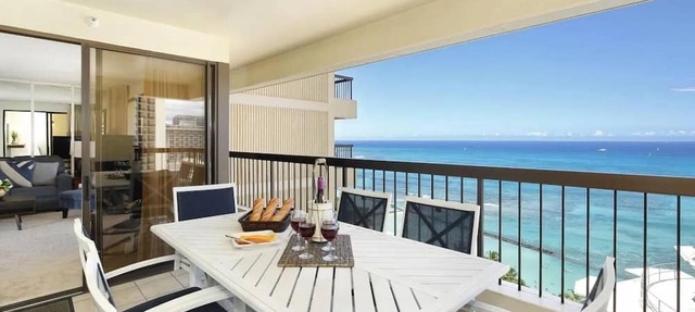 Oceanfront Waikiki Free Valet W/D Lanai BTS 1904