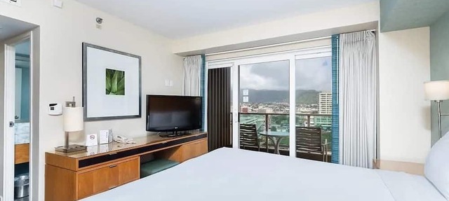 Stunning Ala Moana 1BR W| Balcony & Mountain/City Views