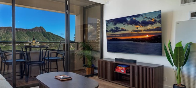 [New] Modern Luxe 2 Bedroom Condo in Waikiki with Diamond Head Views!