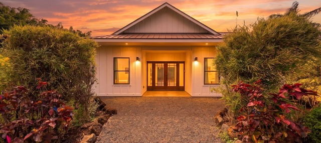 NEW 1 ACRE POIPU ESTATE - Sleeps 32 - Full AC - 8 Ensuites - Poipu Beach Club
