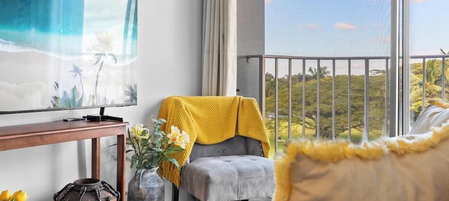 Hilo Lagoon Studio with cool AC, Amazing Views, Wi-Fi, Pool