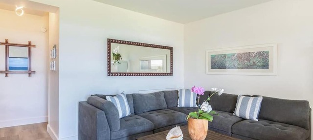 ALL NEW Oceanfront 2 storey comfortably sleeps 6-7