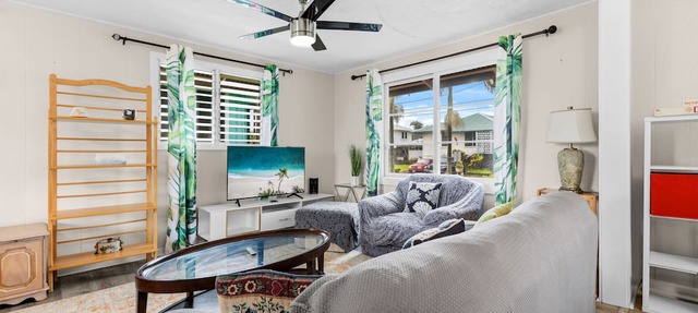 Historic Hilo Home with AC & Lush Tropical Gardens