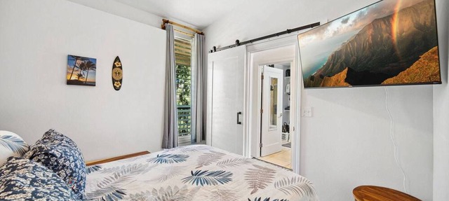 Cozy 2-bedroom condo centrally located in charming Kapaʻa with AC