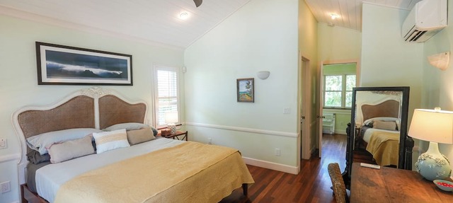 4Bed Beachfront home near Pipeline