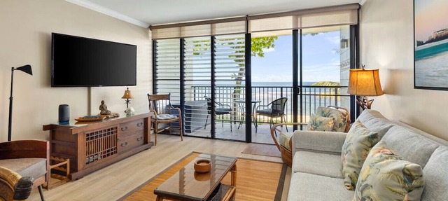 Private Beachfront Retreat in Haleiwa