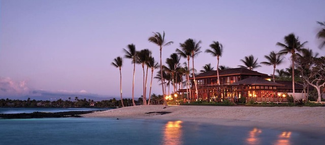 Laueki 8 – Stunning Ocean View | Onsite Staff & Daily Housekeeping