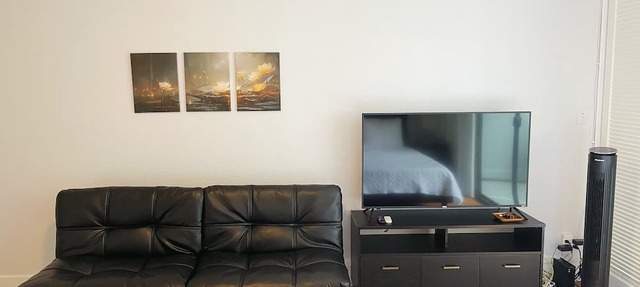 Hilo Lakefront Studio, Pool, Walk to Downtown