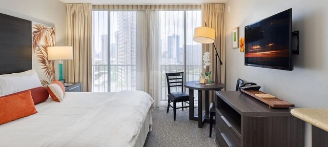 Cozy Room in Heart of Waikiki