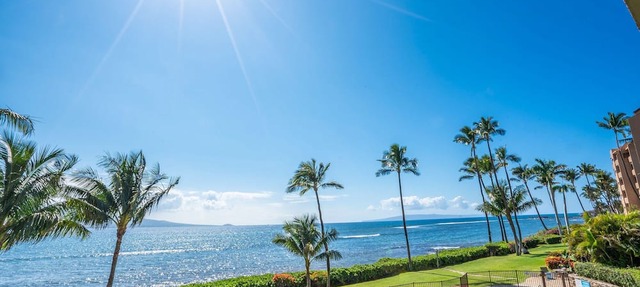 Ocean Front & Budget Friendly: Maalaea Banyans 204 - The Perfect Couples Getaway