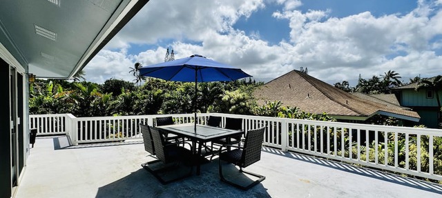 Princeville Retreat. Private pool and hot tub, AC. Walk to Princeville Center.