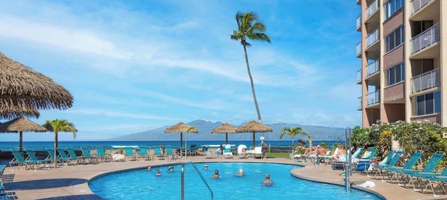 Updated oceanview Hawaiiana style 1 bedroom resort condo, AC, walkable area