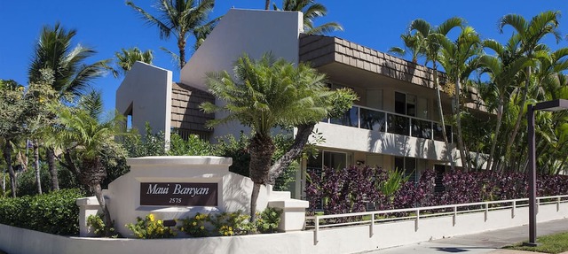 This Blue Sky Escapes Studio Beachside condo/Walkout to Hot tub, Pool and BBQs