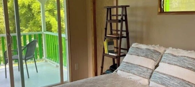 Terrific cottage with WiFi in Honokaa AKA"Upper House"