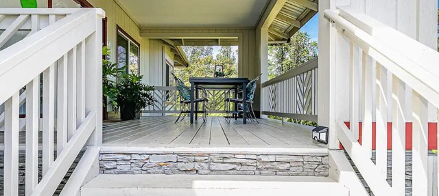 Red Ti Leaf Vacation House is your choice!