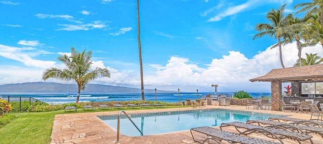 Oceanfront Studio w/Sunsets and Surf - Noelani 119 - Turtle Viewing Beach