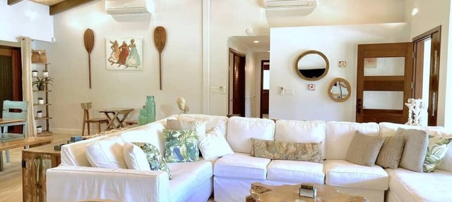 New Listing Tropical 7 bedroom Villa with Pool/AC