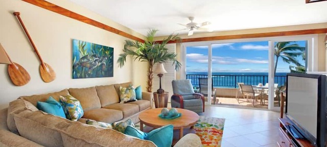 Whalers Cove Oceanfront Resort