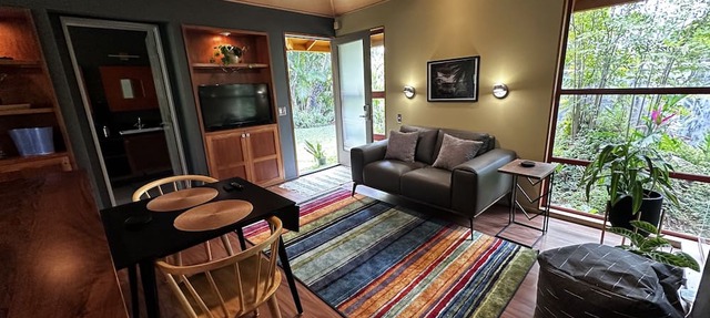 Tree Top Suite- Beautiful walk to Hanalei Bay