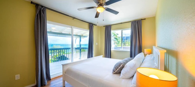 Spacious 5 Bedroom Home/2 Kitchens in Oahu's Countryside