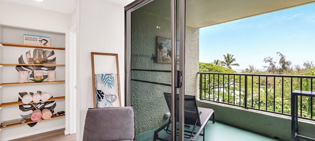 Ocean View Chic Condo at Carlsmith Beach Park in Hilo!