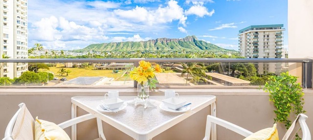 Two Waikiki Sunset Units. 4 Bedrooms, Sleeps 10 in Total.