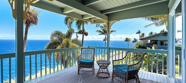 Stunning Ocean-front Retreat Overlooking Laupahoehoe Point