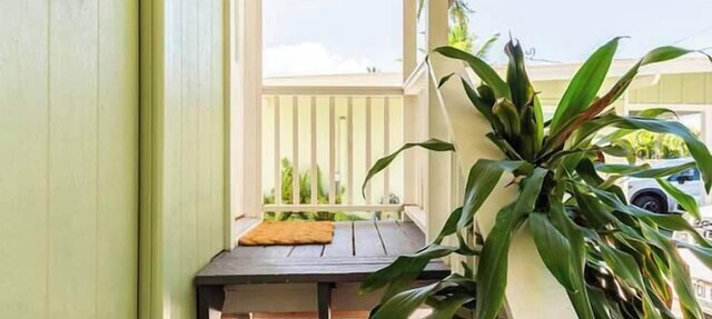 Bungalow A Cozy 1‑Bed Cold A/C Across Beach