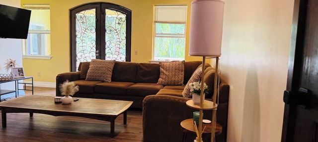 Charming & Comfy Oceanfront Gem views -Balcony