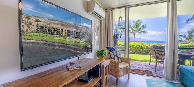 *Maalaea Banyans 104* NEW LISTING Maui Stunning Prime Ocean Front with hot tub!
