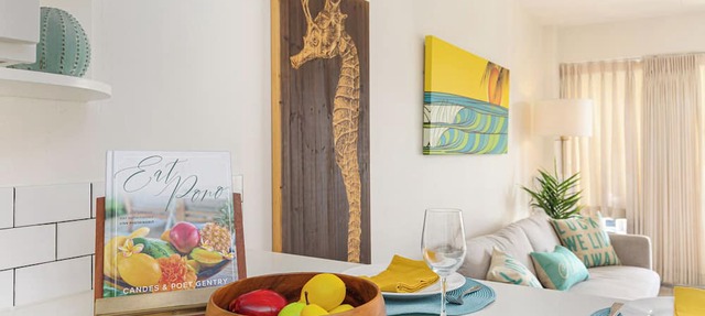 Renovated City Suite at Ilikai Steps to the Beach & Short Walk to Restaurants