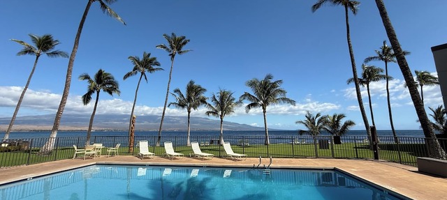 Seaside Surf Spot Oceanfront 1-bedroom in Ma'alaea with AC