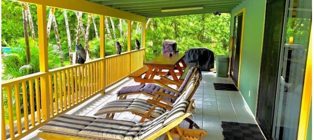 4-bedroom house in tranquil Keaau ~ HPP with pool ~ Authentic Hawaiian Oasis