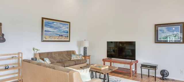 Oceanfront Home w/Pool, Gazebo Access in Papaikou