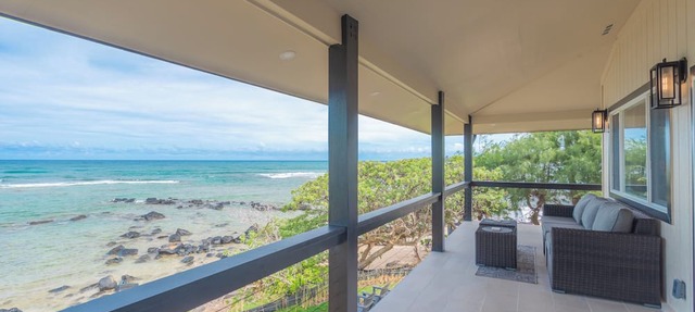 Ocean Front 3-bedroom house in phenomenal Anahola with WiFi and A/C