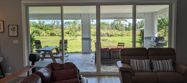 Large, 4B/2.5Bath, Cozy, Modern Oasis near Seacliff views. Central A/C. Pets OK.