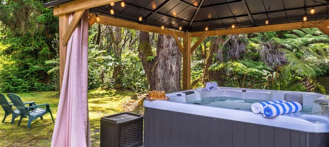 Private Cottage at Boutique Hotel in Volcano Village