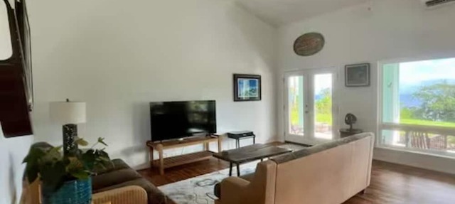 Charming Oceanfront 2-bedroom house in Papaikou with WiFi and AC
