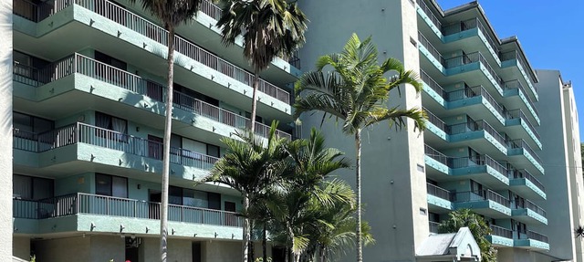 A Tropical Paradise 2 Bed/1bath. Stunning Bay and Ocean Views