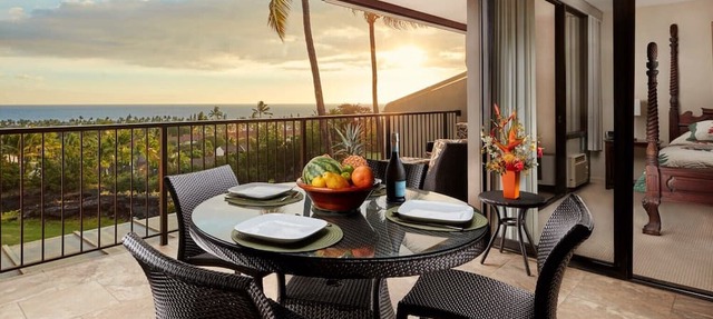 Stunning 5 Star Ocean View Condo with all the Amenities!