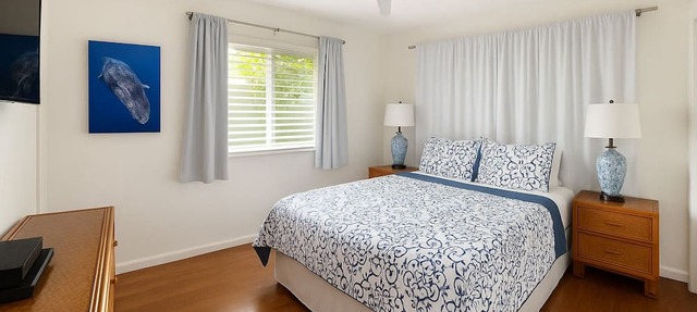 Ocean View Retreat – Walk to Town and Beaches– A/C – Fast WiFi - Self Check-In
