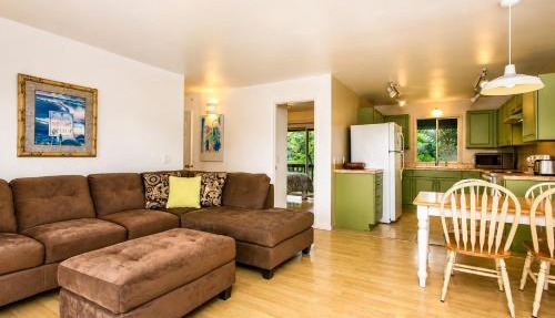 Two Balconies Full Kitchen + Parking