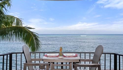 2nd Floor Oceanfront 1BD with Panoramic Island Views -Kahana Reef 217