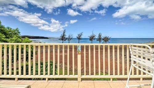 Walk to Beach: Paniolo Hale Townhome w/Ocean View