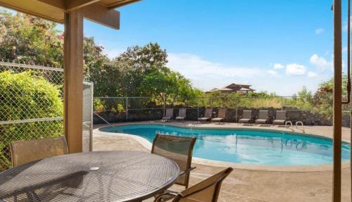 Kona Mansions #E-334 Beachside Villa w Pool, AC, Walk to Beach, Shops, Dining