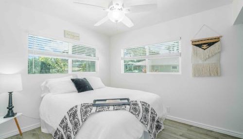 Akaka Falls 6BR Ocean View Retreat with Hot Tub